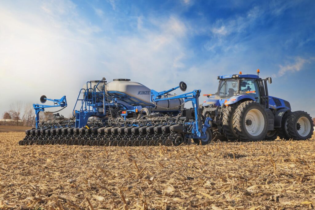 5700 40 foot tool bar and 24 row 20 inch planter equipped with 5000 series row unit