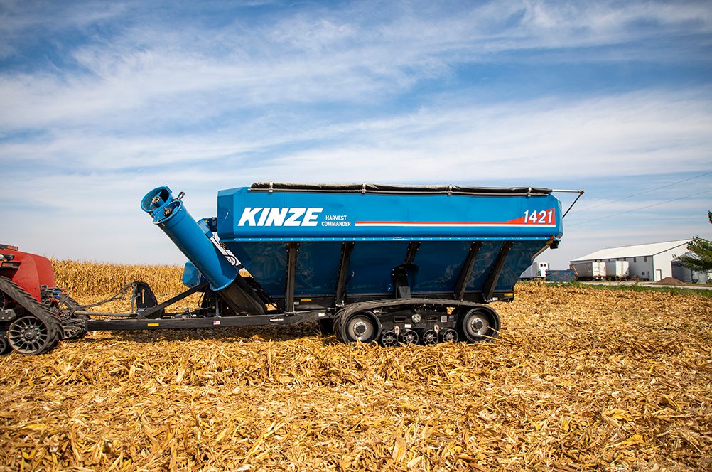 1421 Dual Auger Cart 1400 bushel Corner Auger Kinze Manufacturing